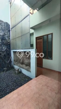 Rumah Asri LB 500m² Lokasi Tenang di Duren Sawit, Jakarta Timur Rumah Asri LB 500m² Lokasi Tenang di Duren Sawit, Jakarta Timur