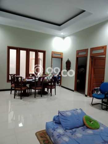 For Sale Hunian Rumah Terawat 4 Kamar di Jati Sari, Bekasi For Sale Hunian Rumah Terawat 4 Kamar di Jati Sari, Bekasi