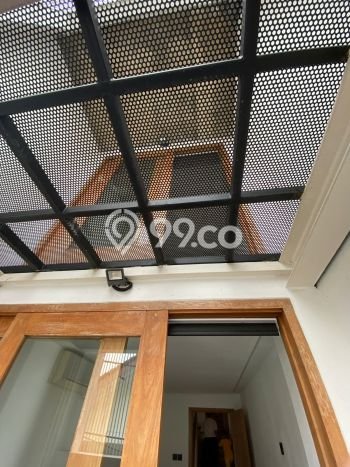 Ready to Use! Luxury House LT 165m2 Desain Modern di Pulomas Ready to Use! Luxury House LT 165m2 Desain Modern di Pulomas