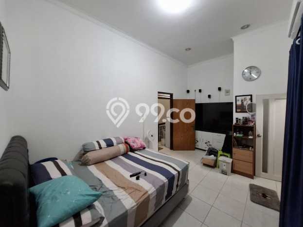 For Sale Rumah 4 Kamar Lokasi Ideal Bagus dan Strategis di Kemayoran For Sale Rumah 4 Kamar Lokasi Ideal Bagus dan Strategis di Kemayoran