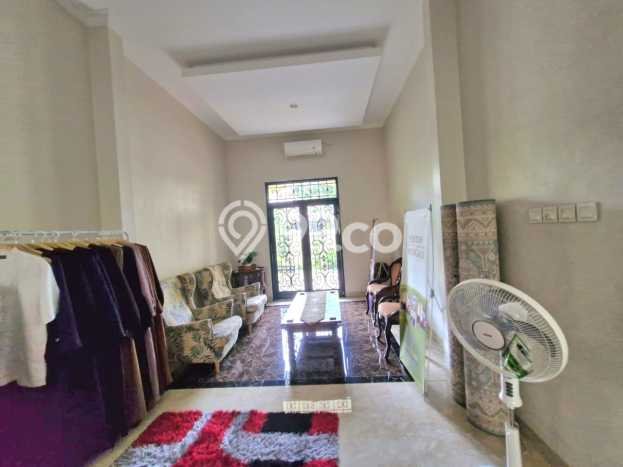For Sale! Luxury House LT 300m2 Desain Modern di Pondok Kelapa For Sale! Luxury House LT 300m2 Desain Modern di Pondok Kelapa