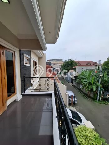 Rumah Mewah LB 260m2 Siap Huni Desain Elegan di Rawamangun, Jakarta Timur Rumah Mewah LB 260m2 Siap Huni Desain Elegan di Rawamangun, Jakarta Timur