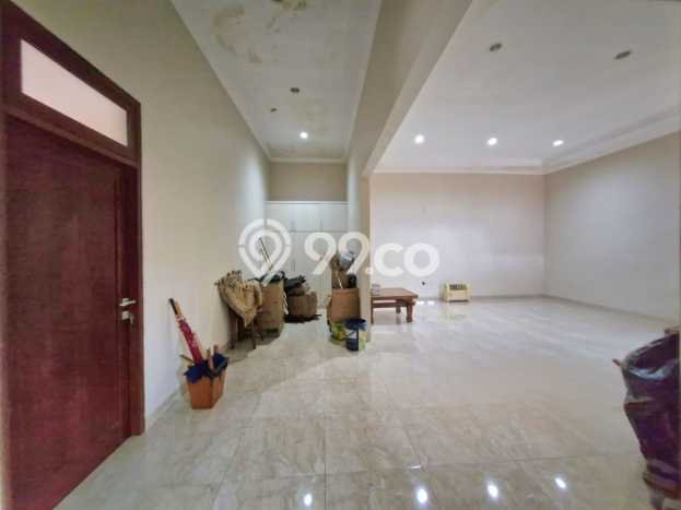 For Sale! Luxury House LT 300m2 Desain Modern di Pondok Kelapa For Sale! Luxury House LT 300m2 Desain Modern di Pondok Kelapa