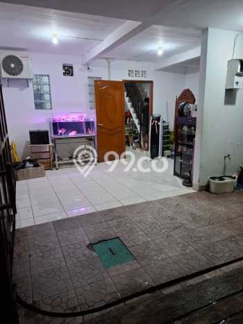 For Sale Rumah 4 Kamar Lokasi Ideal Bagus dan Strategis di Kemayoran For Sale Rumah 4 Kamar Lokasi Ideal Bagus dan Strategis di Kemayoran