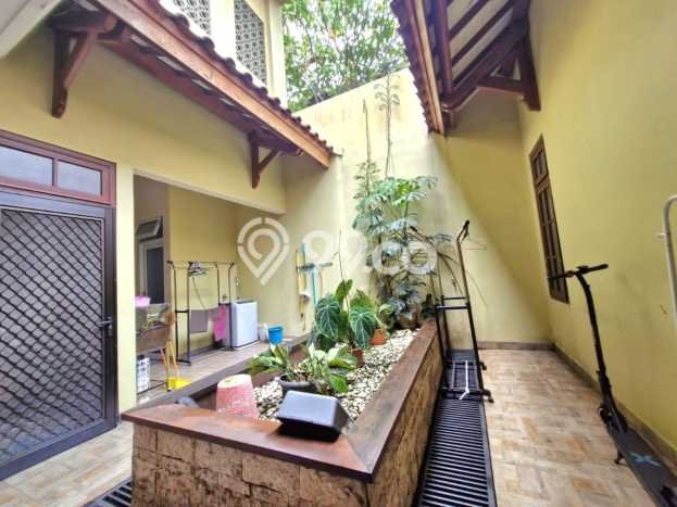 For Sale! Luxury House LT 300m2 Desain Modern di Pondok Kelapa For Sale! Luxury House LT 300m2 Desain Modern di Pondok Kelapa