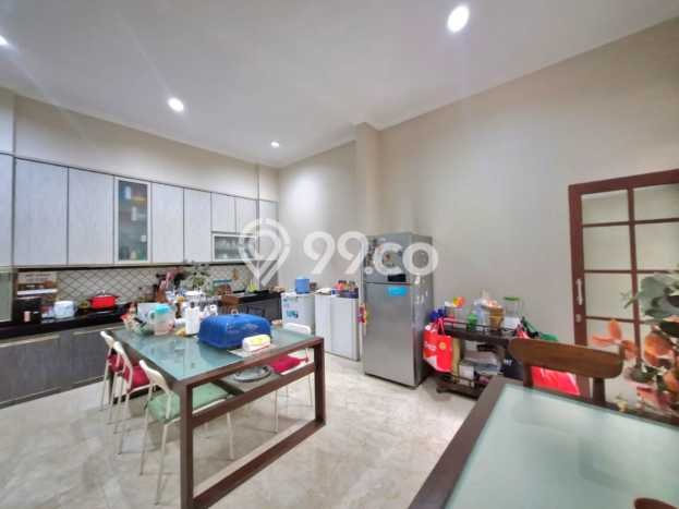 For Sale! Luxury House LT 300m2 Desain Modern di Pondok Kelapa For Sale! Luxury House LT 300m2 Desain Modern di Pondok Kelapa