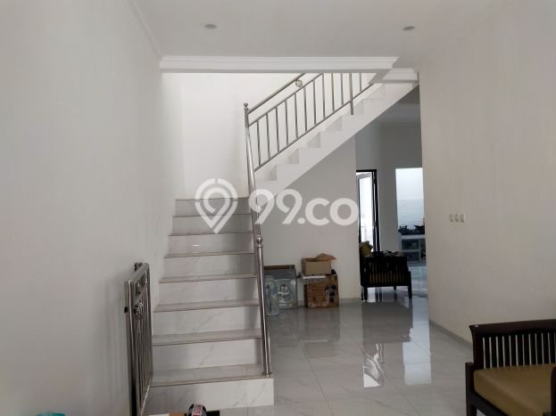Dijual Rumah Mewah Elegan Dengan View Eksklusif di Pondok Bambu, Jakarta Timur Dijual Rumah Mewah Elegan Dengan View Eksklusif di Pondok Bambu, Jakarta Timur