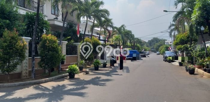 Ready to Use! Luxury House LT 315m2 Desain Modern di Pulomas Ready to Use! Luxury House LT 315m2 Desain Modern di Pulomas
