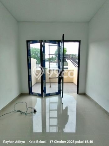 Rumah Luas Asri 3 KT Siap Huni di Duta Harapan Bekasi Rumah Luas Asri 3 KT Siap Huni di Duta Harapan Bekasi