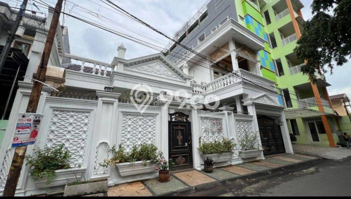 Siap Huni Rumah Mewah 7 Kamar di Duren Sawit Dekat ke Mana Saja Siap Huni Rumah Mewah 7 Kamar di Duren Sawit Dekat ke Mana Saja