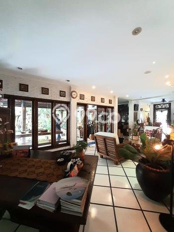 Hunian Elit LB 500m2 Siap Huni Desain Elegan di Bintaro, Tangerang Selatan Hunian Elit LB 500m2 Siap Huni Desain Elegan di Bintaro, Tangerang Selatan