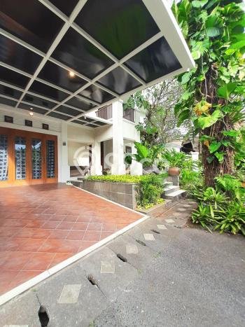 Hunian Elit LB 500m2 Siap Huni Desain Elegan di Bintaro, Tangerang Selatan Hunian Elit LB 500m2 Siap Huni Desain Elegan di Bintaro, Tangerang Selatan