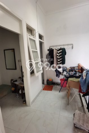 NEW LISTING! Rumah Strategis area , Luas 126m2m² Bangunan 180m2m² NEW LISTING! Rumah Strategis area , Luas 126m2m² Bangunan 180m2m²