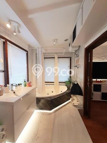 Hunian Elit LB 500m2 Siap Huni Desain Elegan di Bintaro, Tangerang Selatan Hunian Elit LB 500m2 Siap Huni Desain Elegan di Bintaro, Tangerang Selatan
