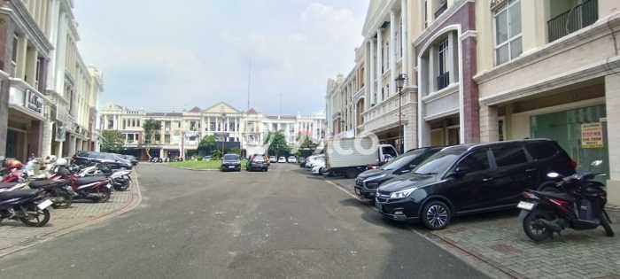 Untuk Dijual! Gudang di Gading Serpong Tangerang LT 80m2 / LB 203m2 Kawasan Strategis Untuk Dijual! Gudang di Gading Serpong Tangerang LT 80m2 / LB 203m2 Kawasan Strategis
