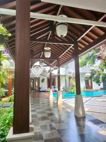 Rumah Luxury Modern Tanpa Renovasi di Cipete Jakarta Selatan Rumah Luxury Modern Tanpa Renovasi di Cipete Jakarta Selatan