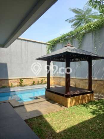 Rumah Luxury Modern Tanpa Renovasi di Pejaten Jakarta Selatan Rumah Luxury Modern Tanpa Renovasi di Pejaten Jakarta Selatan