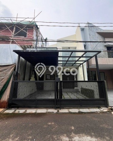 Rumah Mewah LB 200m2 Siap Huni Desain Elegan di Pondok Indah, Jakarta Selatan Rumah Mewah LB 200m2 Siap Huni Desain Elegan di Pondok Indah, Jakarta Selatan
