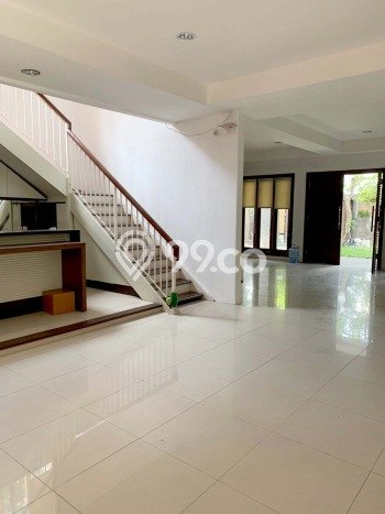 Lokasi strategis! Rumah siap pakai dikontrakkan di Kebayoran Baru LB 400m2 Lokasi strategis! Rumah siap pakai dikontrakkan di Kebayoran Baru LB 400m2