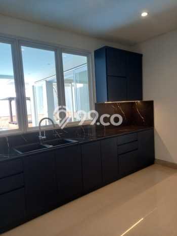 Rumah Luxury Modern Tanpa Renovasi di Pejaten Jakarta Selatan Rumah Luxury Modern Tanpa Renovasi di Pejaten Jakarta Selatan