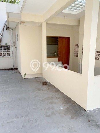 Lokasi strategis! Rumah siap pakai dikontrakkan di Kebayoran Baru LB 400m2 Lokasi strategis! Rumah siap pakai dikontrakkan di Kebayoran Baru LB 400m2