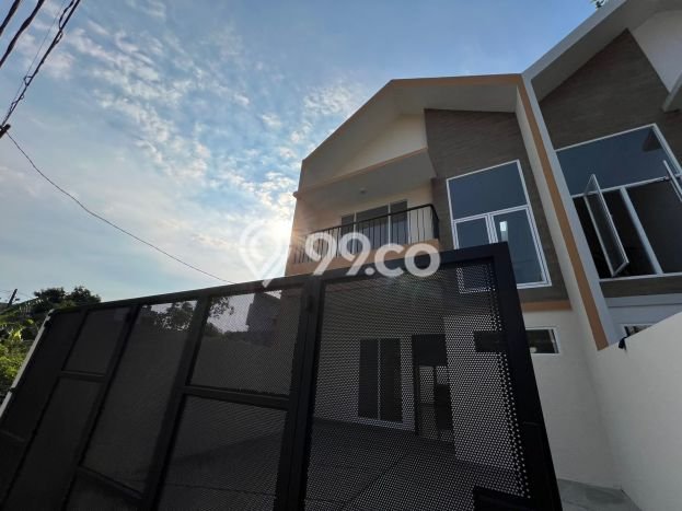 Dijual Cepat Rumah Siap Huni LT 125m2 LB 150m2 di Jakarta Barat Cocok untuk Hunian Dijual Cepat Rumah Siap Huni LT 125m2 LB 150m2 di Jakarta Barat Cocok untuk Hunian