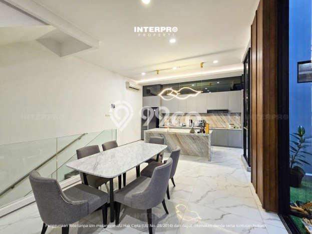 Jual Rumah Luas Elegan Dengan View Cantik di Permata Buana, Jakarta Barat Jual Rumah Luas Elegan Dengan View Cantik di Permata Buana, Jakarta Barat