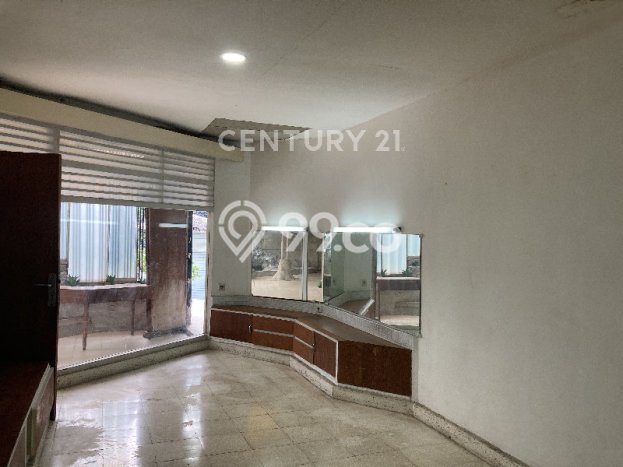 Rumah Sederhana Dijual di Kebayoran Baru 3 Kamar dengan LT 340m2 Rumah Sederhana Dijual di Kebayoran Baru 3 Kamar dengan LT 340m2