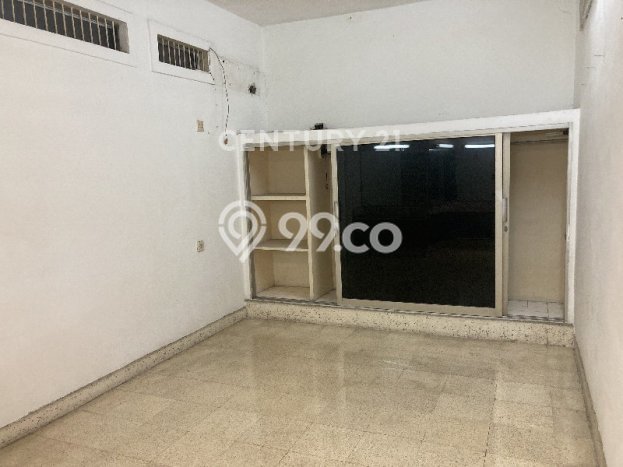 Rumah Sederhana Dijual di Kebayoran Baru 3 Kamar dengan LT 340m2 Rumah Sederhana Dijual di Kebayoran Baru 3 Kamar dengan LT 340m2