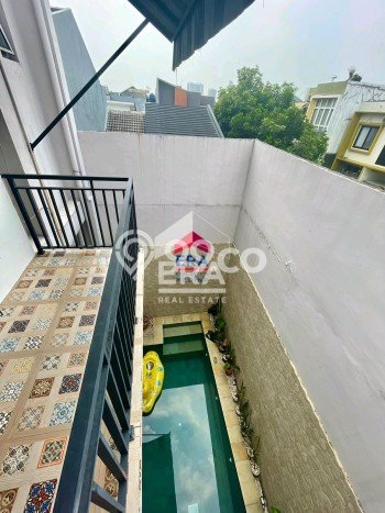 Hunian Mewah LB 300m2 Siap Pakai Desain Elegan di Sektor 9-Bintaro, Tangerang Selatan Hunian Mewah LB 300m2 Siap Pakai Desain Elegan di Sektor 9-Bintaro, Tangerang Selatan