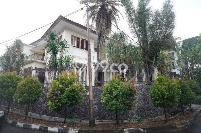 Hunian Mewah LB 1000m2 Siap Pakai Desain Elegan di Slipi, Jakarta Barat Hunian Mewah LB 1000m2 Siap Pakai Desain Elegan di Slipi, Jakarta Barat