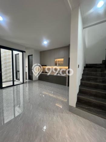Ready to Use! Luxury House LT 112m2 Desain Modern di Bintaro Ready to Use! Luxury House LT 112m2 Desain Modern di Bintaro