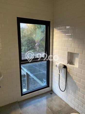 For Sale Rumah 4 Kamar Lokasi Ideal Bagus dan Strategis di Ciledug For Sale Rumah 4 Kamar Lokasi Ideal Bagus dan Strategis di Ciledug