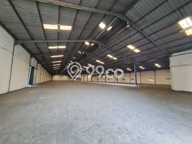 Gudang Area Komersial di Ciracas, Luas 4035m2m², Siap Operasional Gudang Area Komersial di Ciracas, Luas 4035m2m², Siap Operasional
