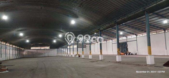 LOKASI BISNIS! Gudang Disewakan Kawasan Cikande, Luas 4968m2m², Jalan Utama LOKASI BISNIS! Gudang Disewakan Kawasan Cikande, Luas 4968m2m², Jalan Utama