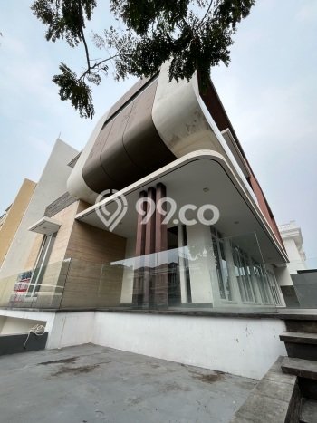 Ready to Use! Premium House LT 358m2 Desain Elegan di Pantai Indah Kapuk Ready to Use! Premium House LT 358m2 Desain Elegan di Pantai Indah Kapuk