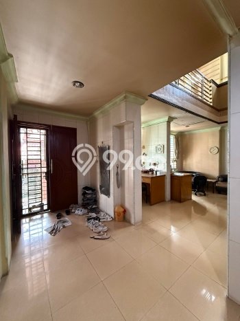 Rumah Luxury Modern Tanpa Renovasi di Jelambar Jakarta Barat Rumah Luxury Modern Tanpa Renovasi di Jelambar Jakarta Barat