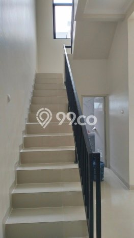 Rumah Luas Asri 4 KT Siap Huni di Gading Serpong Tangerang Rumah Luas Asri 4 KT Siap Huni di Gading Serpong Tangerang