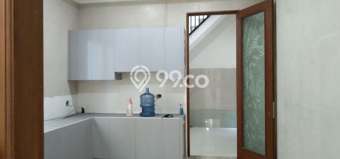 Hunian Elit LB 600m2 Siap Pakai Desain Elegan di Graha, Surabaya Hunian Elit LB 600m2 Siap Pakai Desain Elegan di Graha, Surabaya