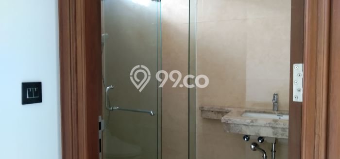 Hunian Elit LB 600m2 Siap Pakai Desain Elegan di Graha, Surabaya Hunian Elit LB 600m2 Siap Pakai Desain Elegan di Graha, Surabaya