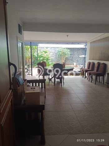 Siap Huni Hunian Elit 5 Kamar di Tebet Dekat ke Mana Pun Siap Huni Hunian Elit 5 Kamar di Tebet Dekat ke Mana Pun