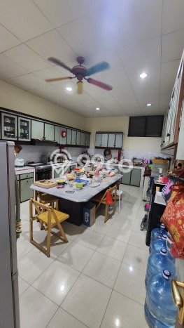 Hunian Mewah LB 570m2 Siap Pakai Desain Elegan di Cipinang, Jakarta Timur Hunian Mewah LB 570m2 Siap Pakai Desain Elegan di Cipinang, Jakarta Timur