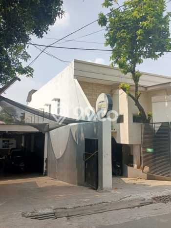 Dijual Segera Kost 27 Kamar, 27 Kamar Mandi di Kebayoran Lama, Jakarta Selatan, Luas 400m2 Dijual Segera Kost 27 Kamar, 27 Kamar Mandi di Kebayoran Lama, Jakarta Selatan, Luas 400m2