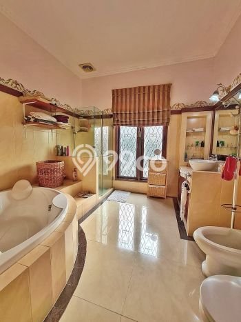 Rumah Elit Modern Tanpa Renovasi di Lebak Bulus Jakarta Selatan Rumah Elit Modern Tanpa Renovasi di Lebak Bulus Jakarta Selatan