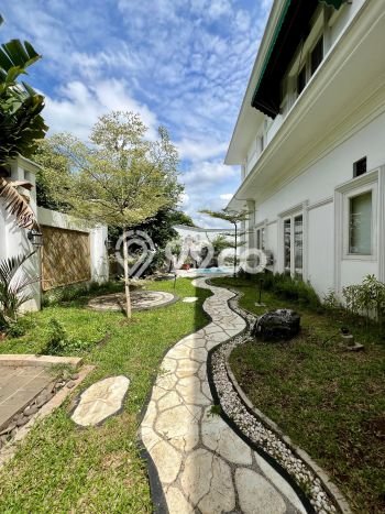 Rumah Elit Modern Siap Huni di BSD City Tangerang Rumah Elit Modern Siap Huni di BSD City Tangerang