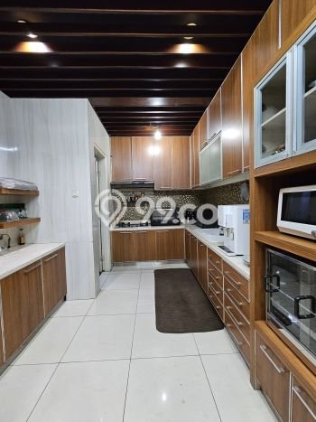 Rumah Elit LB 600m2 Siap Pakai Desain Elegan di Pejaten, Jakarta Selatan Rumah Elit LB 600m2 Siap Pakai Desain Elegan di Pejaten, Jakarta Selatan