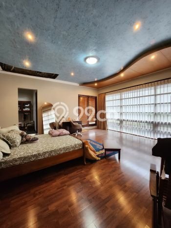Rumah Elit LB 650m2 Siap Pakai Desain Elegan di Lubang Buaya, Jakarta Timur Rumah Elit LB 650m2 Siap Pakai Desain Elegan di Lubang Buaya, Jakarta Timur