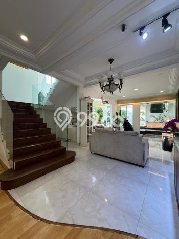 Hunian Elit LB 470m2 Siap Huni Desain Elegan di Bintaro, Tangerang Selatan Hunian Elit LB 470m2 Siap Huni Desain Elegan di Bintaro, Tangerang Selatan
