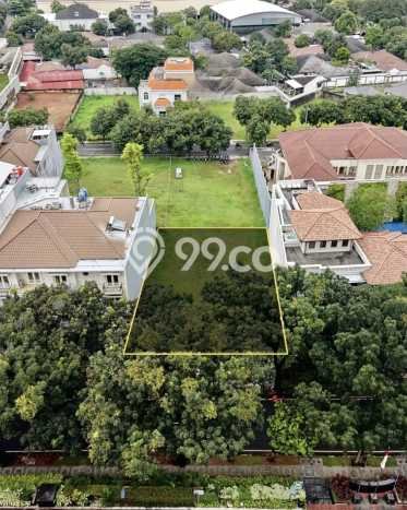 Tanah Dijual Lokasi Strategis di Jakarta Selatan dengan Luas 714m2 Tanah Dijual Lokasi Strategis di Jakarta Selatan dengan Luas 714m2