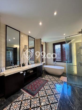 Jual Rumah Mewah Elegan Dengan View Eksklusif di Bintaro, Tangerang Selatan Jual Rumah Mewah Elegan Dengan View Eksklusif di Bintaro, Tangerang Selatan